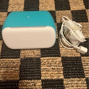Cricut Compact Blue and White Craft Machine